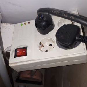 محافظ برق پارت الکتریک انالوگ مدل 894 چهار خانه با کابل 3 متری ارت دار